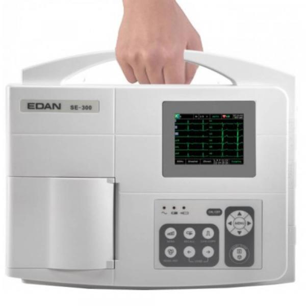 L'Electrocardiographe ECG 3 pistes SE 300B EDAN est un électrocardiographe avec écran LCD permettant un enregistrement manuel et automatique avec interprétation testé CSE, AHA, MIT.