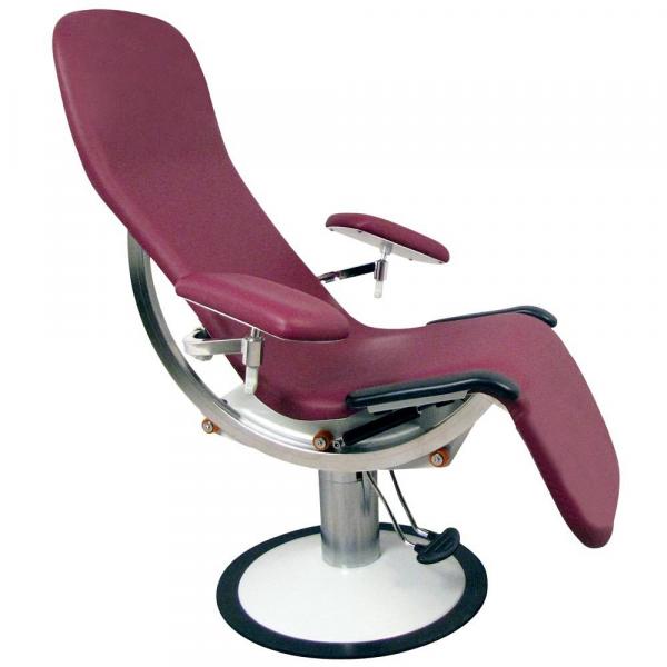 Le fauteuil de prélèvement Promotal propose un accès facile pour le patient, il dispose d'un position d'urgence instantanée, et d'une rotation.